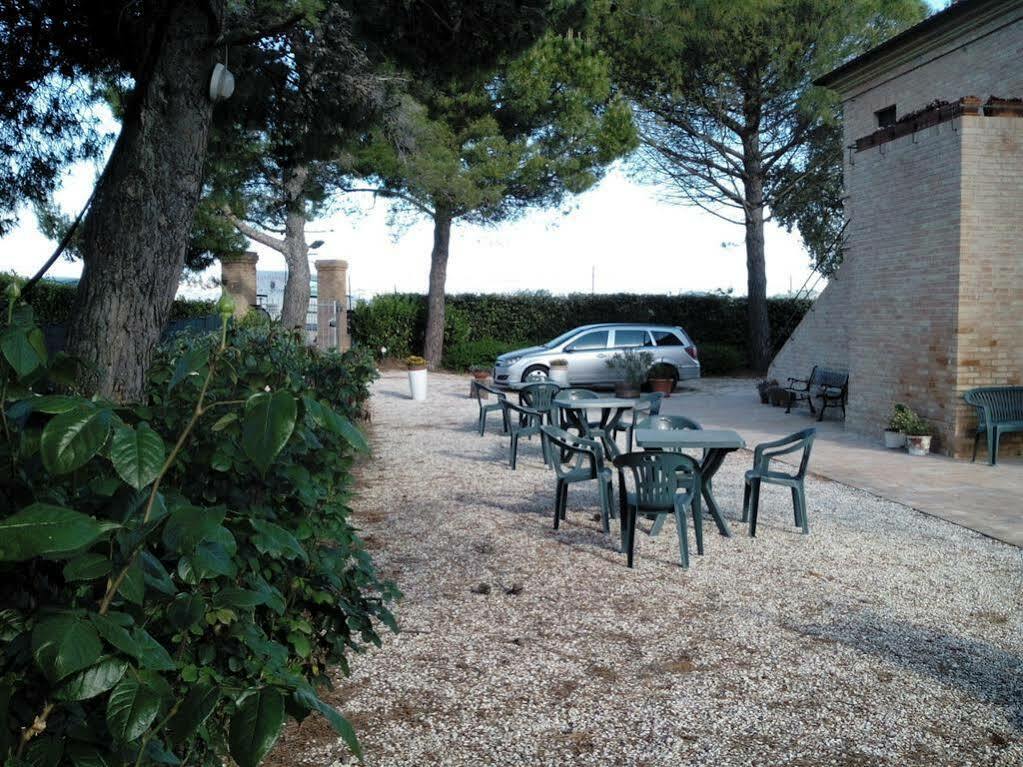 Agriturismo La Fonte Di San Girio Hostal Potenza Picena Exterior foto